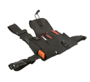 Setwear Radio Chest Pack - Borsa da petto tecnica con utensili aperta poggiata sul tavolo