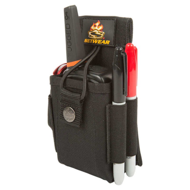Setwear Radio Pouch fodero per ricetrasmittente da cintura con un walkie-talkie e due pennarelli uno rosso ed uno nero inseriti nel lato